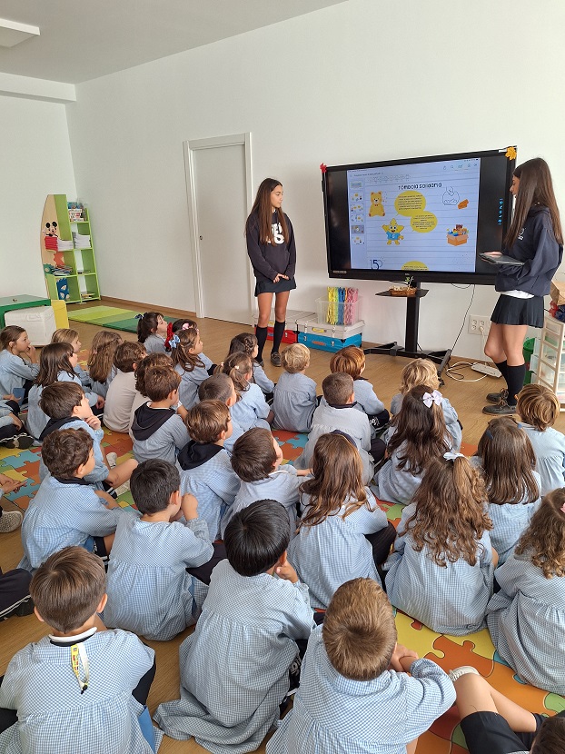 Cooperación entre alumnos de ESO e Infantil