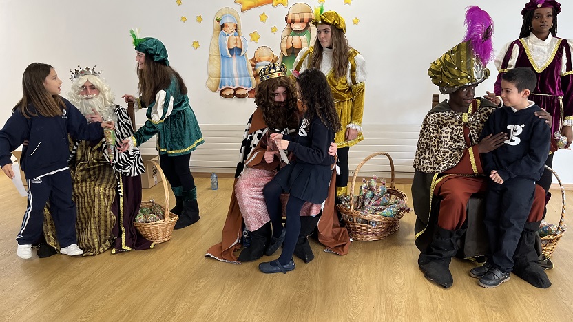 Visita de los Reyes Magos al colegio