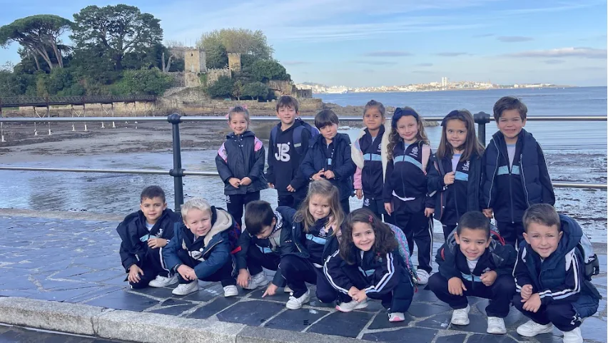 Alumnos de Infantil en el paseo maritimo